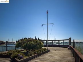7 Commodore DR A355, Emeryville CA 94608
