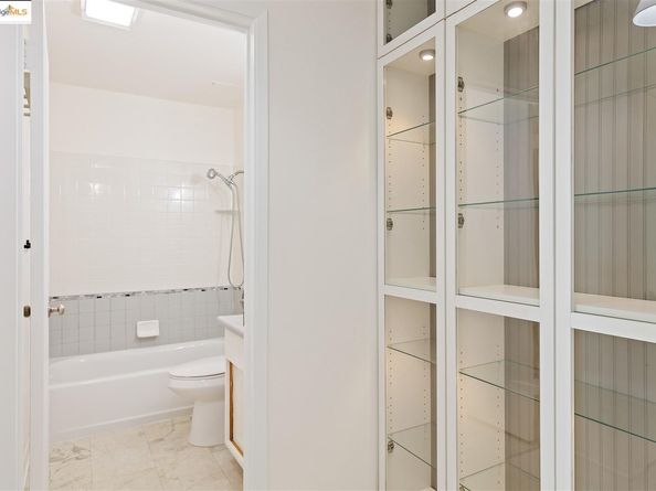7 Commodore DR A355, Emeryville CA 94608