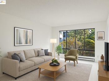 7 Commodore DR