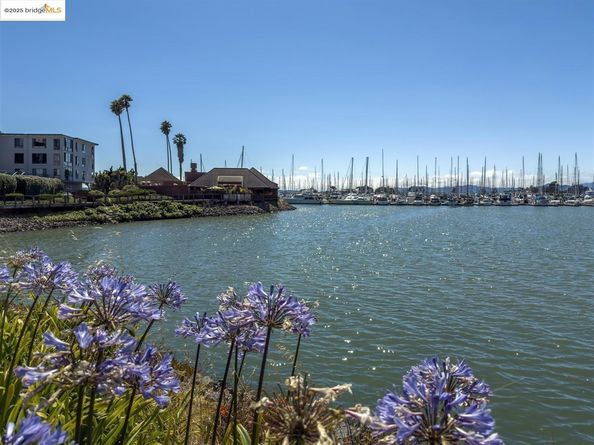 7 Commodore DR A355, Emeryville CA 94608