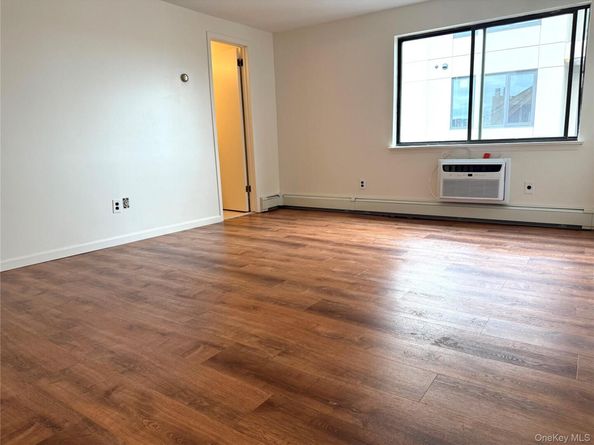 15 Greenridge Avenue 20H, White Plains NY 10605