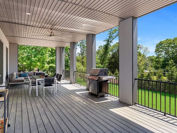 1001 Peconic Bay Blvd, Jamesport NY 11947