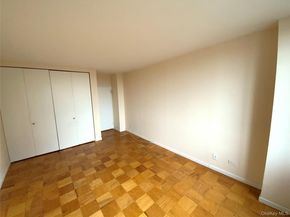 27110 Grand Central Parkway 5M, Floral Park NY 11005