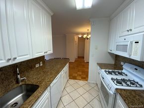 27110 Grand Central Parkway 5M, Floral Park NY 11005