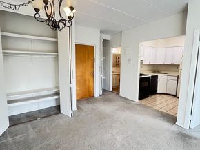 66-07 242nd Street 13E, Douglaston NY 11362