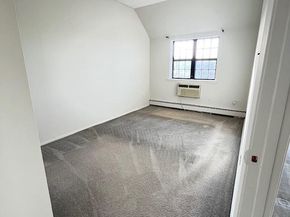 66-07 242nd Street 13E, Douglaston NY 11362