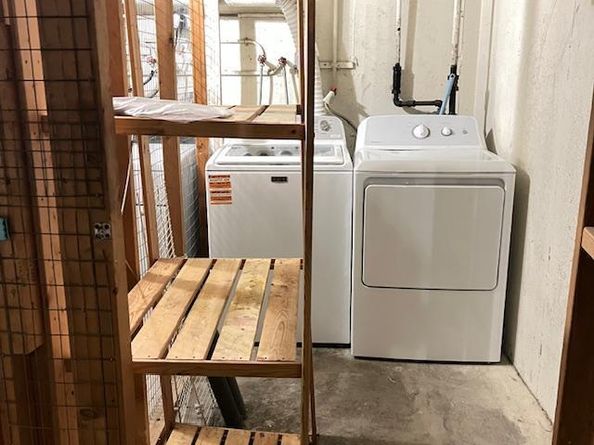 66-07 242nd Street 13E, Douglaston NY 11362