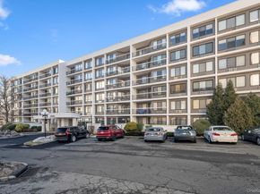 400 High Point Drive PH5, Hartsdale NY 10530