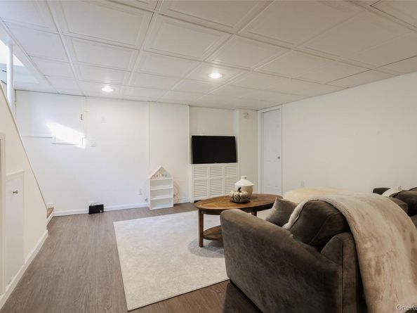 31 Jacobson Avenue, Huntington NY 11743