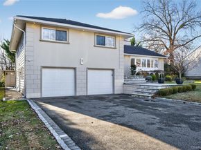 1 Peppermill Road, Roslyn NY 11576