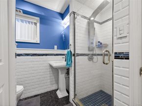 1 Peppermill Road, Roslyn NY 11576