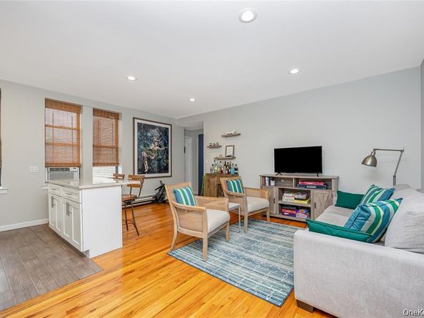 25 W Broadway 204, Long Beach NY 11561