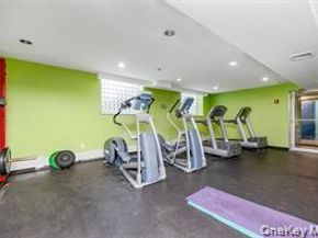 25 W Broadway 204, Long Beach NY 11561