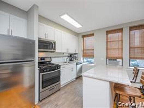 25 W Broadway 204, Long Beach NY 11561
