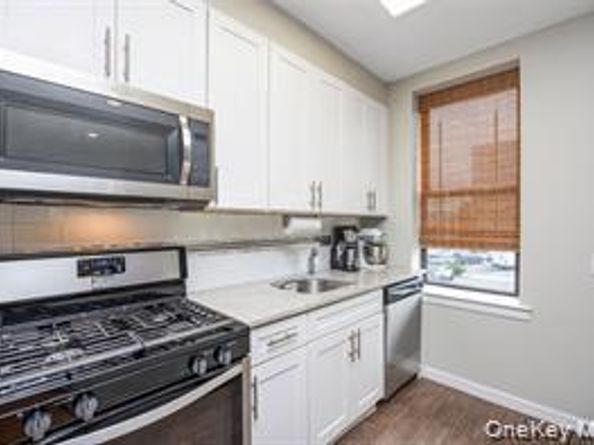 25 W Broadway 204, Long Beach NY 11561