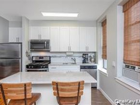 25 W Broadway 204, Long Beach NY 11561