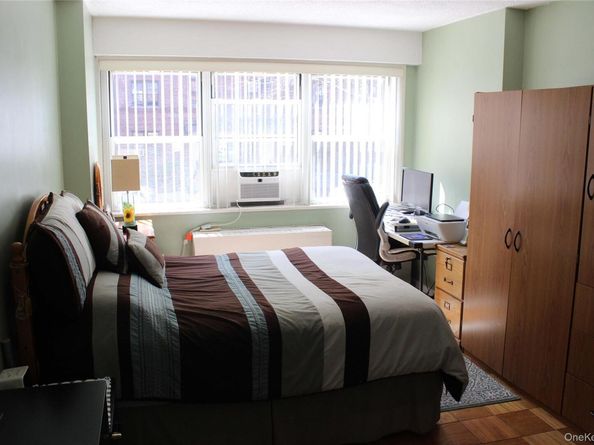 72-35 112 Street 2E, Forest Hills NY 11375