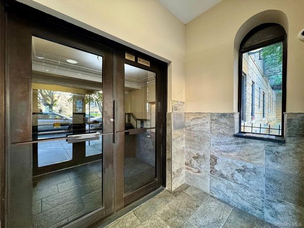 83-64 Talbot Street 3A, Kew Gardens NY 11415