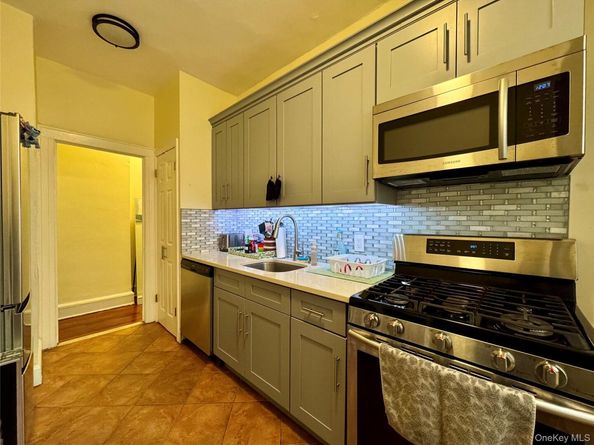 83-64 Talbot Street 3A, Kew Gardens NY 11415