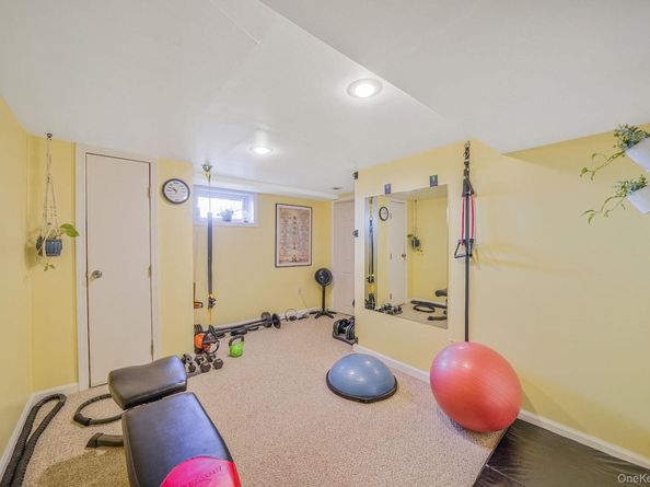 15 Penn Drive, Smithtown NY 11787