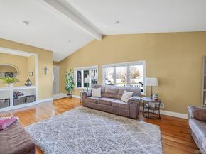 15 Penn Drive, Smithtown NY 11787