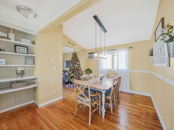 15 Penn Drive, Smithtown NY 11787