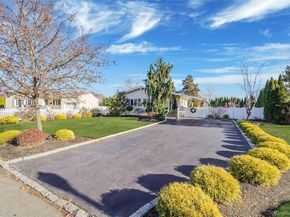 15 Penn Drive, Smithtown NY 11787