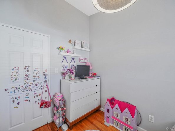 15 Penn Drive, Smithtown NY 11787