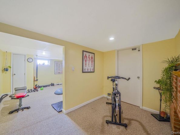 15 Penn Drive, Smithtown NY 11787