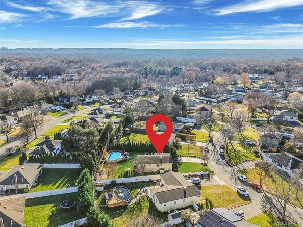 15 Penn Drive, Smithtown NY 11787