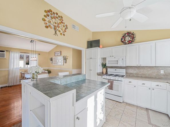 15 Penn Drive, Smithtown NY 11787