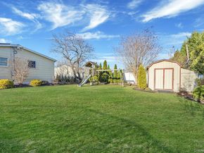 15 Penn Drive, Smithtown NY 11787