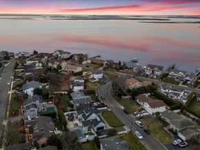 320 Clearview Lane, Massapequa NY 11758