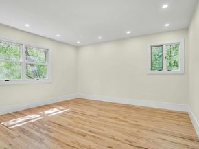 7 McCulloch Drive, Dix Hills NY 11746