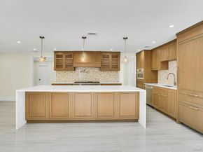 7 McCulloch Drive, Dix Hills NY 11746