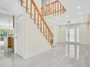 7 McCulloch Drive, Dix Hills NY 11746