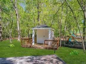 7 McCulloch Drive, Dix Hills NY 11746