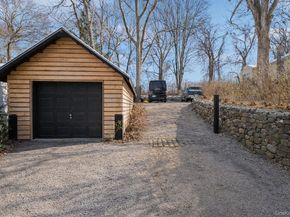 176 Maple Avenue, Flanders NY 11901