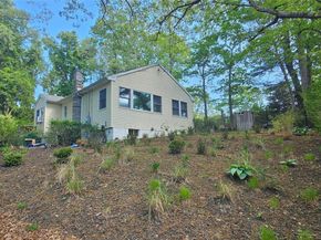 176 Maple Avenue, Flanders NY 11901