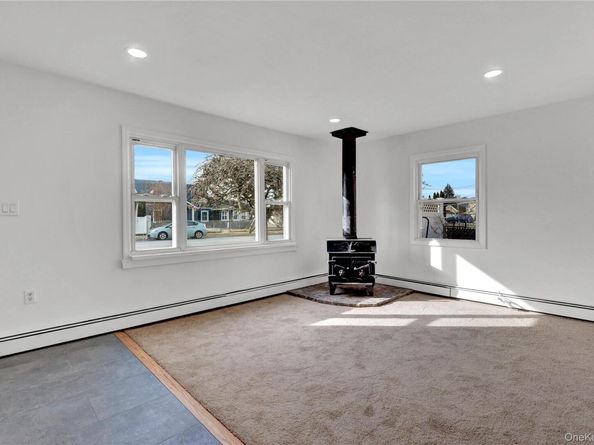 31 Bluespruce Road, Levittown NY 11756