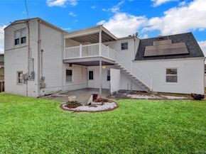 31 Bluespruce Road, Levittown NY 11756