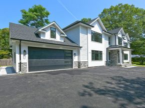 11 Edcris Lane, Huntington NY 11743