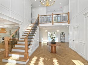 11 Edcris Lane, Huntington NY 11743