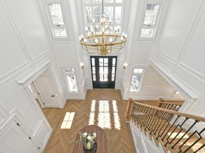 11 Edcris Lane, Huntington NY 11743