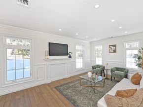 11 Edcris Lane, Huntington NY 11743