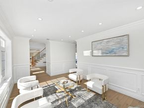 11 Edcris Lane, Huntington NY 11743