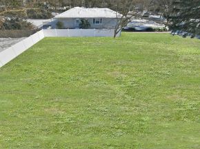 11 Edcris Lane, Huntington NY 11743