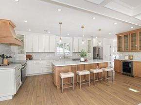 11 Edcris Lane, Huntington NY 11743