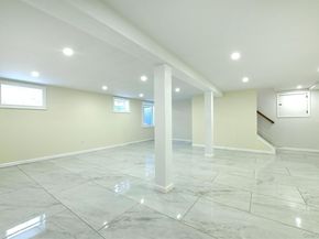 11 Edcris Lane, Huntington NY 11743