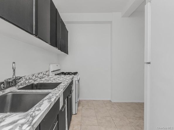 8 Fordham Hill Oval 3D, Bronx NY 10468